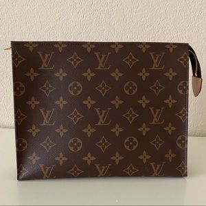 Louis Vuitton Toiletry 26